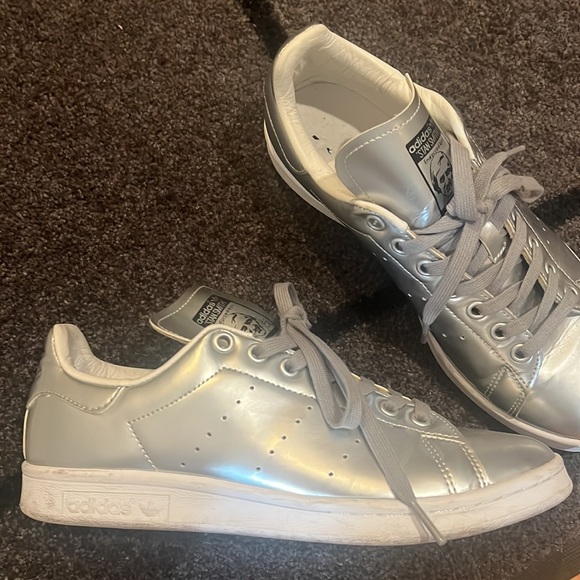 Adidas - Picture 2 of 5